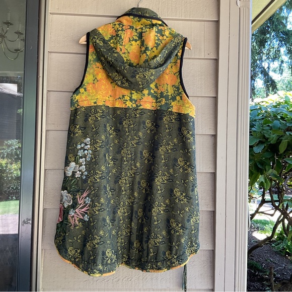 Myyou tunic vest zip up front embroidered flowers. Original with zip hood - Picture 4 of 10